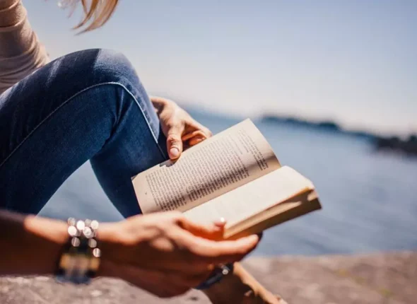 Leggere un libro dritte su come farlo con piacere
