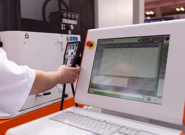 corso cnc disegno meccanico macchinari
